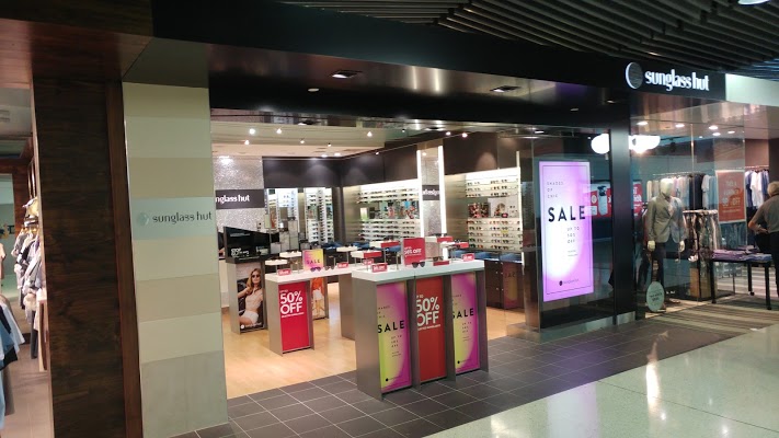 Sunglass Hut Domestic Airport at 